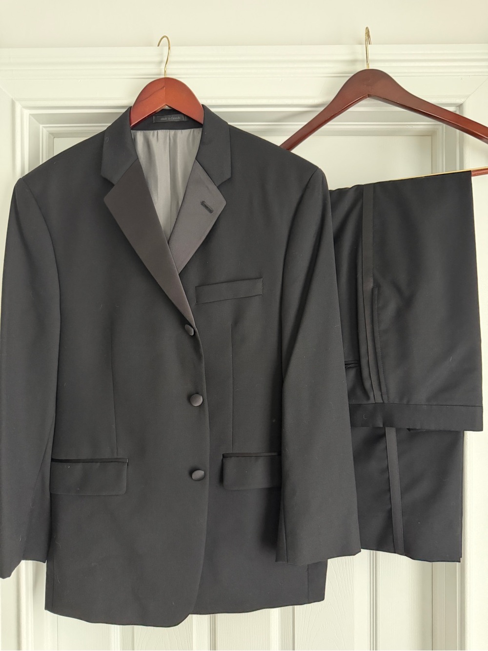 Calvin Klein Black Tuxedo Suit 42S 33x30 + Vest, Nicole Miller Shirt & 2 Ties